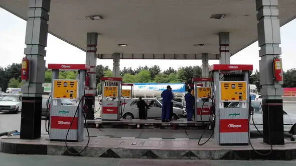جایگاه های سوخت نقشی در تعیین قیمت و سهمیه سوخت ندارند + فیلم