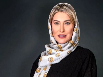 فریبا نادری با ژست و استایل خاص و تا حدی عجیب در فرانسه / خانم بازیگر مثل دخترای 18 ساله میمونه!