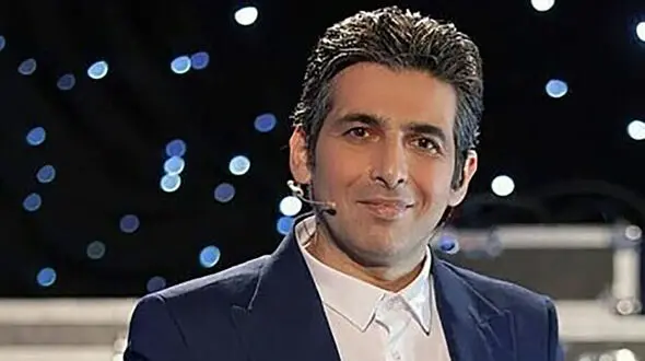 عکس حیرت آور / باورتان می شود این خانم جوان مادر حمید گودرزی ۴۹ ساله باشد ! 