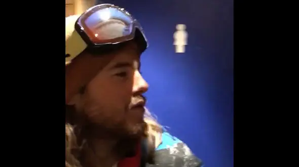 حرکت عجیب 2 جوان در سرویس بهداشتی زنان+ فیلم 