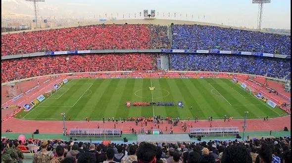 بلندگوی استادیوم اعلام کرد / از هفته بعد خانم ها به ورزشگاه می آیند!
