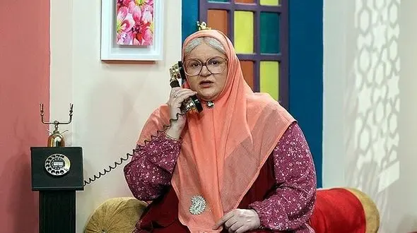 نعیمه نظام‌دوست با هزار پا به سینما می آید