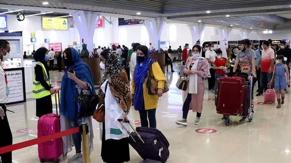 محدودیت‌های سفر زنان؛ قانونی که هنوز پابرجاست