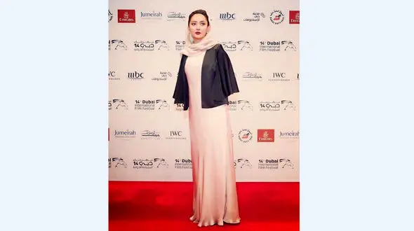 شوخی های جالب کاربران فضای مجازی با لباس نیکی کریمی در جشنواره دوبی