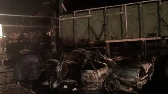 تصادف مرگبار تاکسی با تریلی در پاکدشت / 5 نفر در دم جان باختند