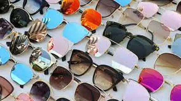 توقیف محموله قاچاق عینک و لوازم جانبی آن در ایذه