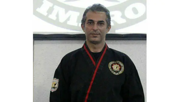 به شاگردانم می گویم در برابر حق مظلوم سکوت نکنند،دفاع کنند/ همه دفاع شخصی بیاموزند اما نه برای درگیری خیابانی