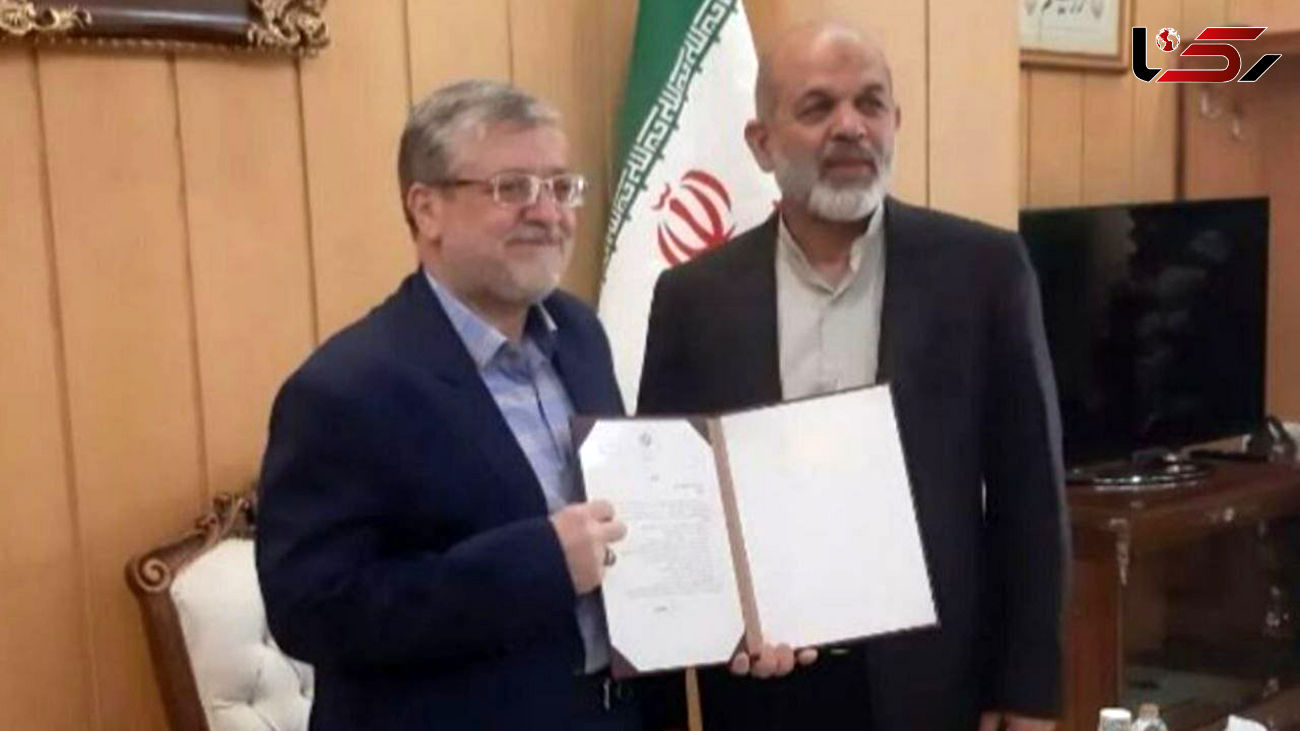  ابلاغ حکم شهردار مشهد توسط وزیر کشور