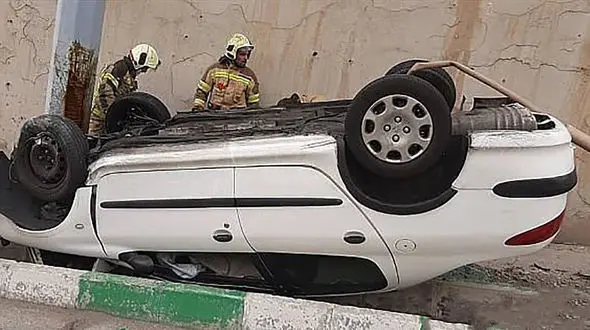 واژگونی مرگبار پژو ۲۰۶ در بزرگراه همت تهران