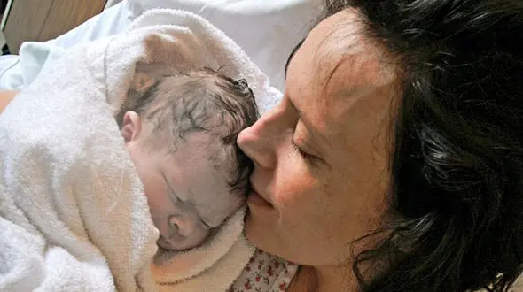 مادر شدن، ساختار مغزی زنان را تغییر می‌دهد