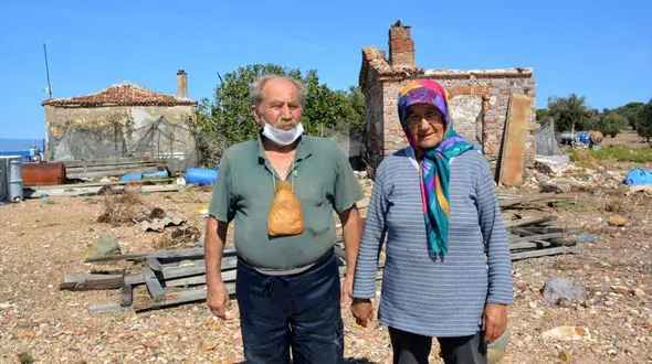 زندگی شگفت انگیز زوجی تنها در یک جزیره‌ + عکس