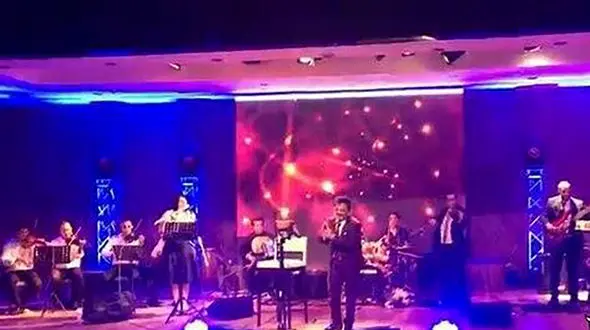 کلاهبرداری خوانندگان ایرانی لس آنجلس از طرفدارانشان + جزییات