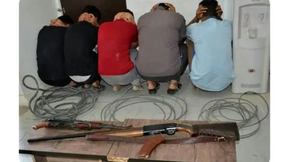 دستگیری ۵ مرد خطرناک در آبادان +عکس