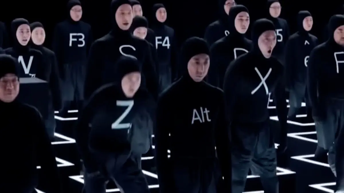 فیلم جذاب و دیدنی دکمه های انسانی زیر کیبورد