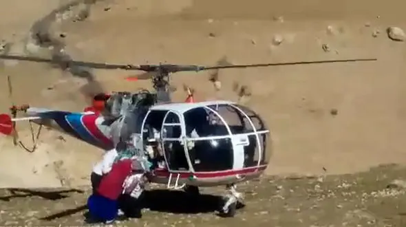 اقدام جالب تکنسین اورژانس هوایی یاسوج برای نجات مادر باردار + فیلم