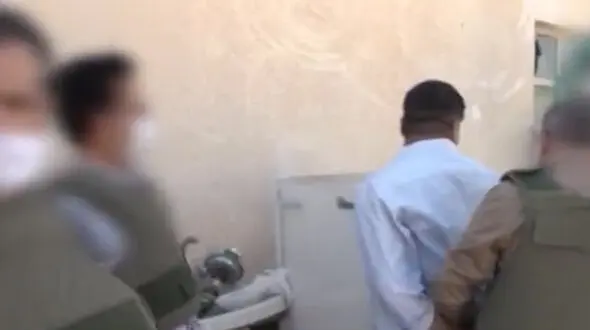 فیلم لحظه به لحظه بازداشت قاتل فراری در شیراز / اعتراف به قتل مسلحانه
