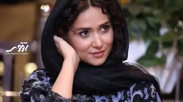 چهره واقعی پریناز ایزدیار بعد  بیداری از خواب ! / خانم بازیگر را نمی شناسید ! + عکس