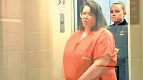 خفه شدن شوهر زیر زن چاق! / آنها خواب بودند + عکس