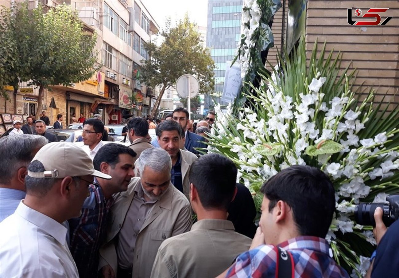  حضور سردار سلیمانی در مراسم ختم پدر وحید حقانیان + عکس 