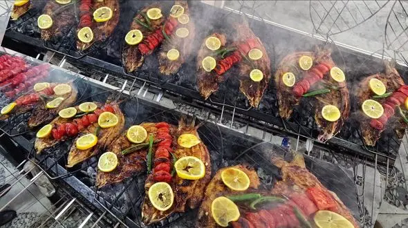 فیلم/ غذای خیابانی در عراق؛ از کباب کوبیده و ماهی سرخ شده تا ماهی کبابی 