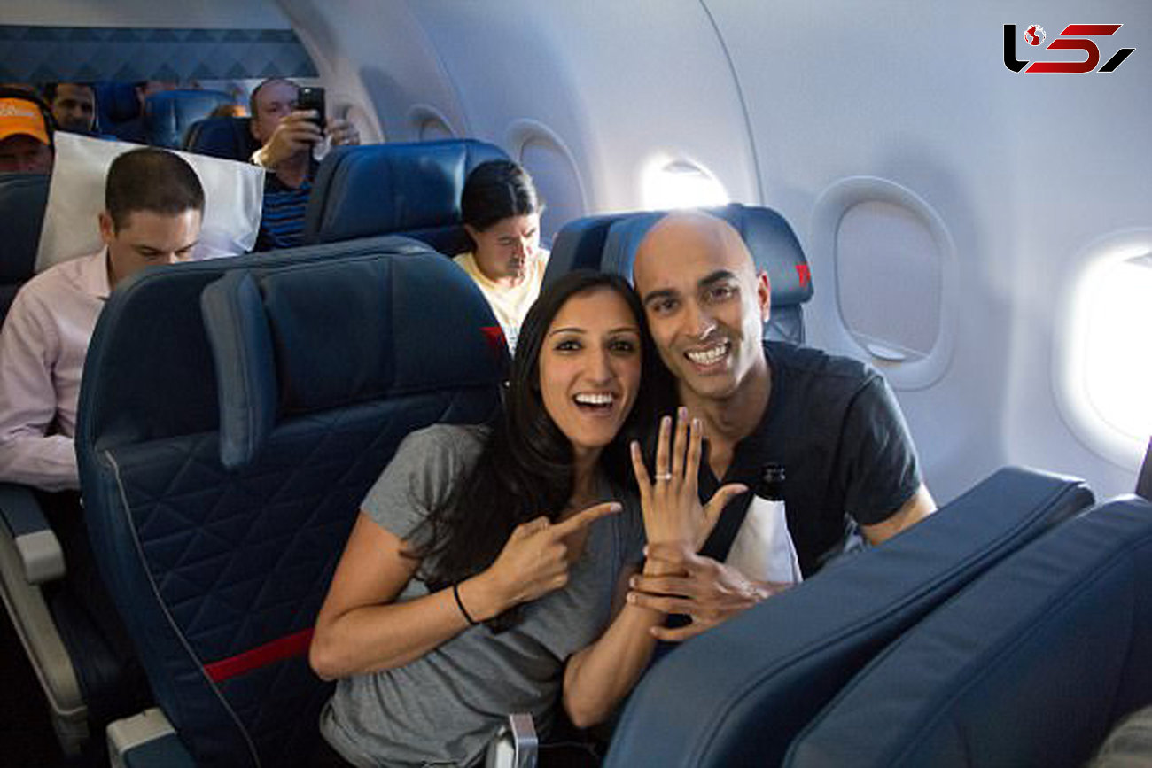 ازدواج یک زوج جوان در هواپیما + عکس