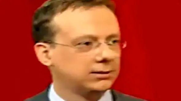 فیلم بیهوش شدن کارشناس برنامه تلویزیونی هنگام اجرای زنده +عکس