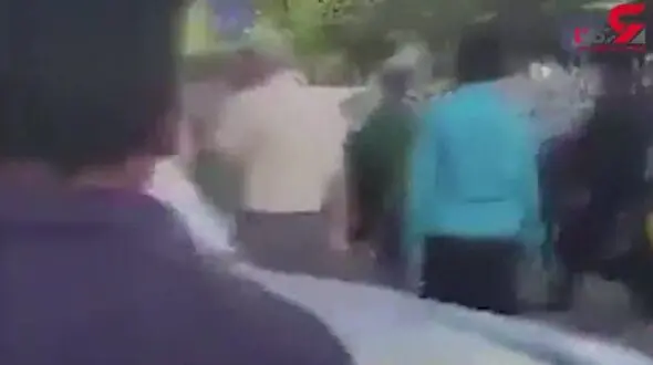 بازداشت موتور سوار خشن که به مامور پلیس راهور تهران را کتک زد + فیلم