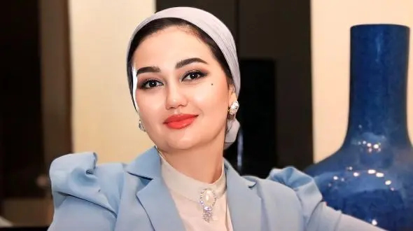 فیلم / نگاهی به چیدمان کاملا ایرانی و مجلل خانه تهیمنه رجبوا «چمنِ سریال پایتخت»/ خانم بازیگر تاجیکستانی چقدر ایرانیه !