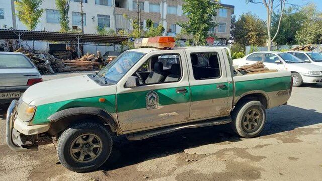 قاچاقچیان چوب پس از آسیب به خودروی منابع طبیعی آمل، متواری شدند