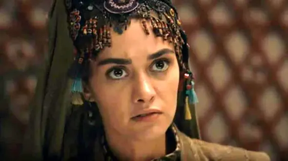 تصاویر همبازی ترکیه‌ای پارسا پیروزفر در «مست عشق»