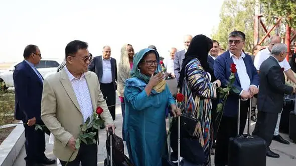 سفرا و نمایندگان ۱۷ کشور برای حضور در کنسرت تخت‌جمشید به شیراز آمدند