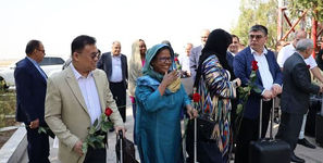 سفرا و نمایندگان ۱۷ کشور برای حضور در کنسرت تخت‌جمشید به شیراز آمدند