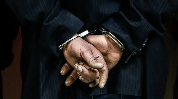 رسوایی بزرگ / بازداشت رئیس هیئت مدیره پتروشیمی گلستان