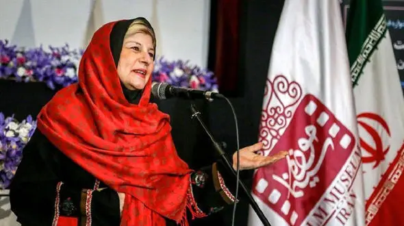 مرور خاطرات کودکی تا بزرگسالی با صدای شهلا ناظریان + فیلم