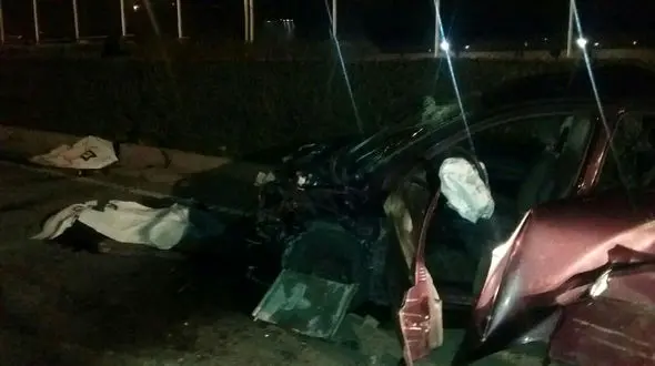 تصادف شدید پژو 206 دو سرنشین آن را وسط اتوبان یاسینی پرت کرد +عکس