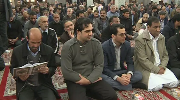 مراسم چهلم 4 دانش آموز زاهدانی در انبوهی از اشک و آه+ عکس