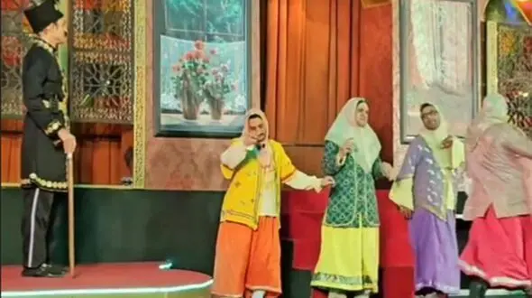 فیلم رقص زنانه در تئاتر غوغا کرد ! / اینجا حرمسراست !