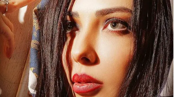 حس خوب لیلا اوتادی دریک عکس