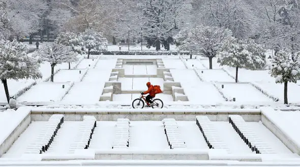 ببینید / بارش برف در منطقه لیگوریا ایتالیا + فیلم 