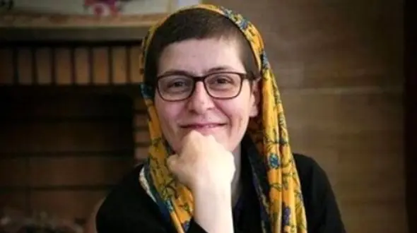 چیدمان کلاسیک منزل سوسن پرور بازیگر خوب کشورمان/ از مبلمان چوبی، فرش اصیل پتینه، دکوراسیون نوستالژیک با تم بومی و...