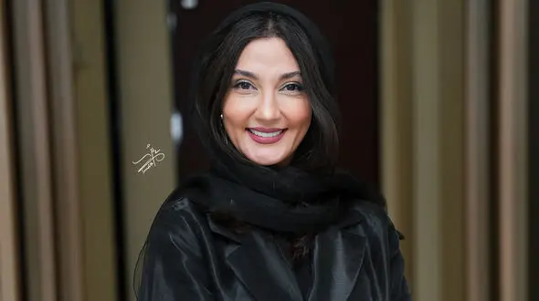 عکس و فیلام / نگاهی به چیدمان خانه حدیث میرامینی/ از آشپزخانه ی رویایی با چیدمان اروپایی تا پیانوی کلاسیک و پنجره نیم دایره ای