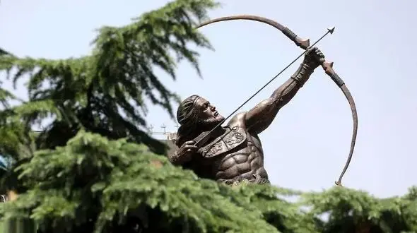 هویت ملی ایرانی؛ نصب نماد آرش کمانگیر چه پیامی دارد؟