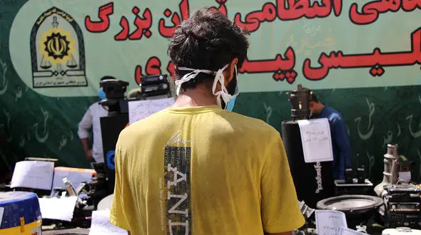 تعقیب موتوری های تهرانی توسط هفت تیرکش های پلید ! / از ترس تسلیم می شدیم ! + فیلم گفتگو