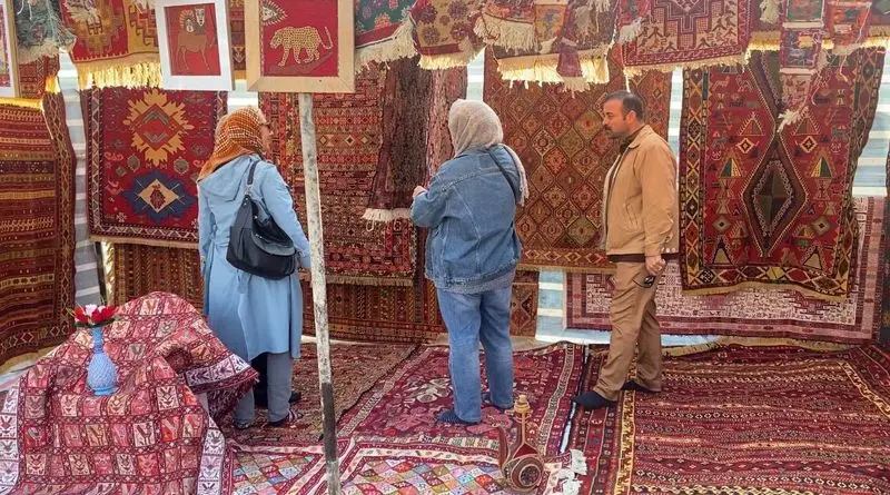 برگزاری اولین جشنواره ورنی در روستای نجف تراکمه؛ تجلی هنر زنان آذربایجان