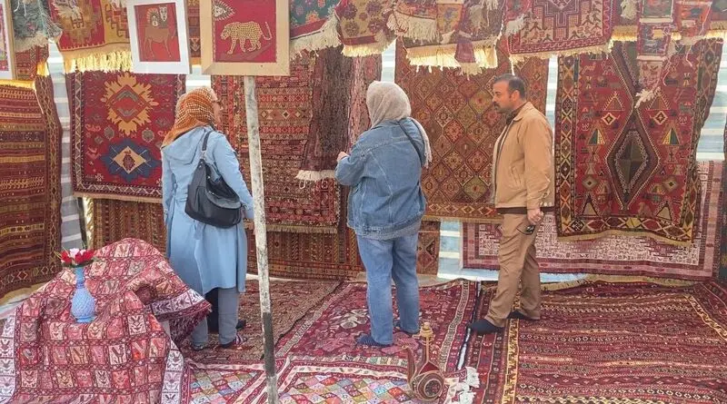 برگزاری اولین جشنواره ورنی در روستای نجف تراکمه؛ تجلی هنر زنان آذربایجان