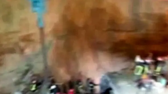 جزئیات حادثه ریزش تونل مترو در قم +فیلم وعکس