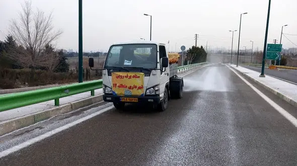 محلول پاشی و یخ زدائی ورودی شرق تهران