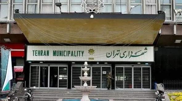  پیمانکاران و کارگران طلب خود را فریاد می زنند، شهرداری از جشنواره فجر حمایت مالی می کند