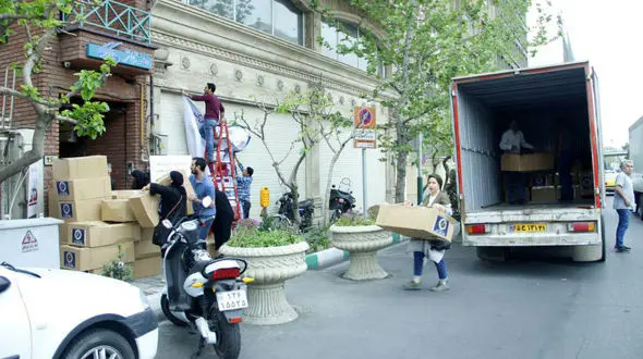 حضور بازیگران در خانه تئاتر و دعوت  برای حضور در پویش لباس همدلی+فیلم