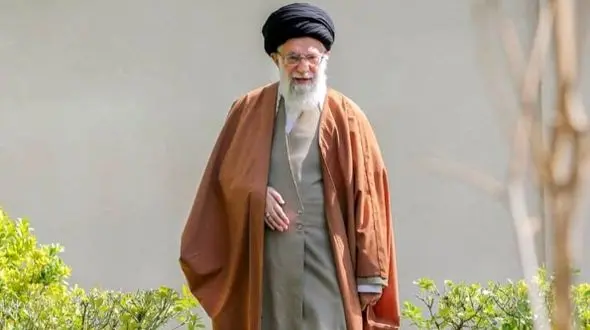 رهبری انقلاب: وقتی پدرم فوت کرد، همه‌ دارایی ایشان حدود 45 هزار تومان شــد  /  با آن حتی نمی‌شد یک یخچال و یک گاز خرید!